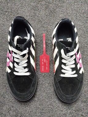 Off-White Black & White Suede Low-Top Sneakers with Pink Accent